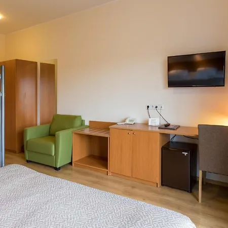 维金水疗酒店 酒店 派尔努