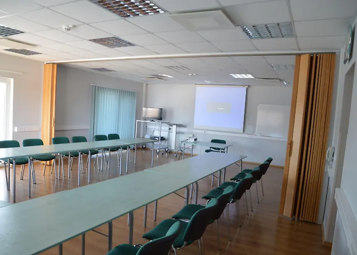 维金水疗酒店 3*